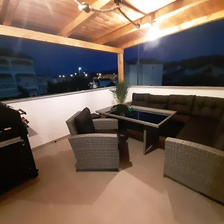 Apartman Mate Lopar Exterior photo