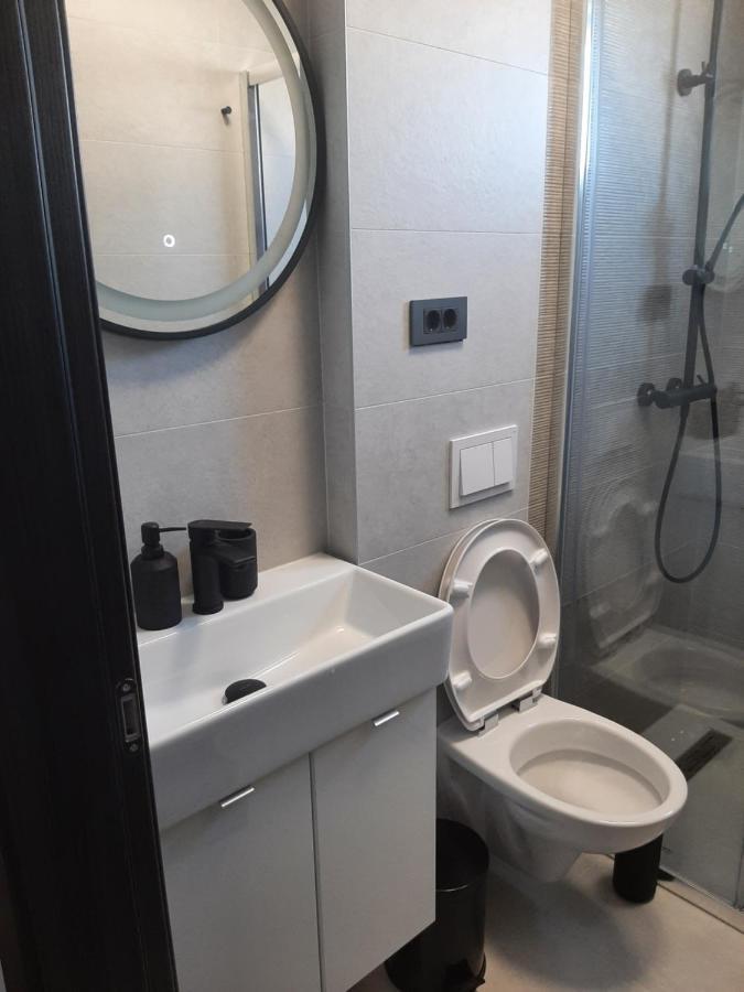 Apartment Mate